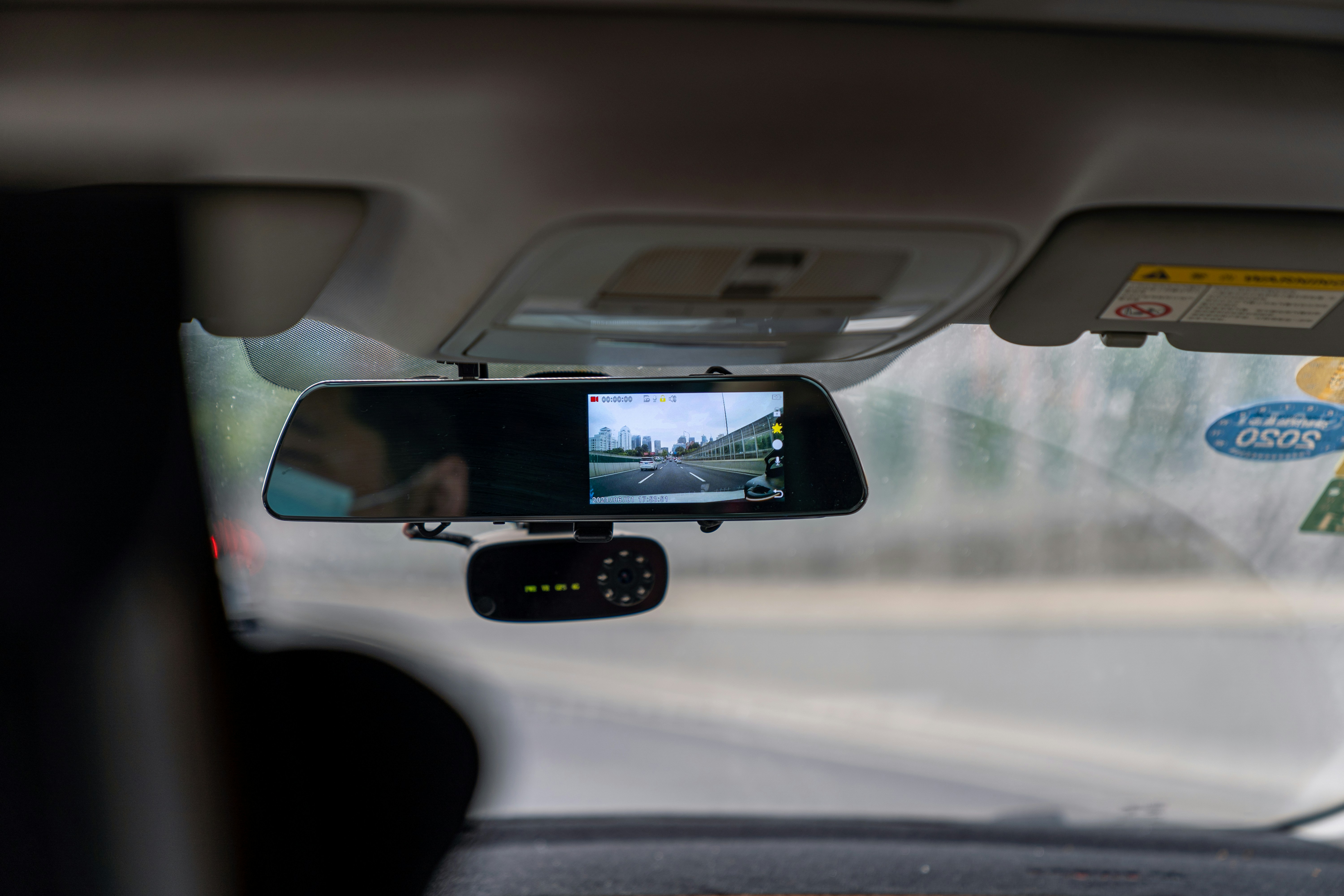 Dual-Facing dash cam